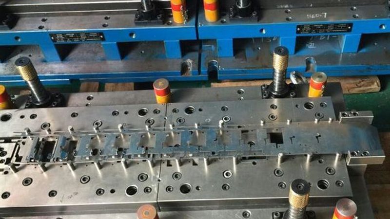 汽车注塑模具定制：揭秘其核心工艺与选型要点
